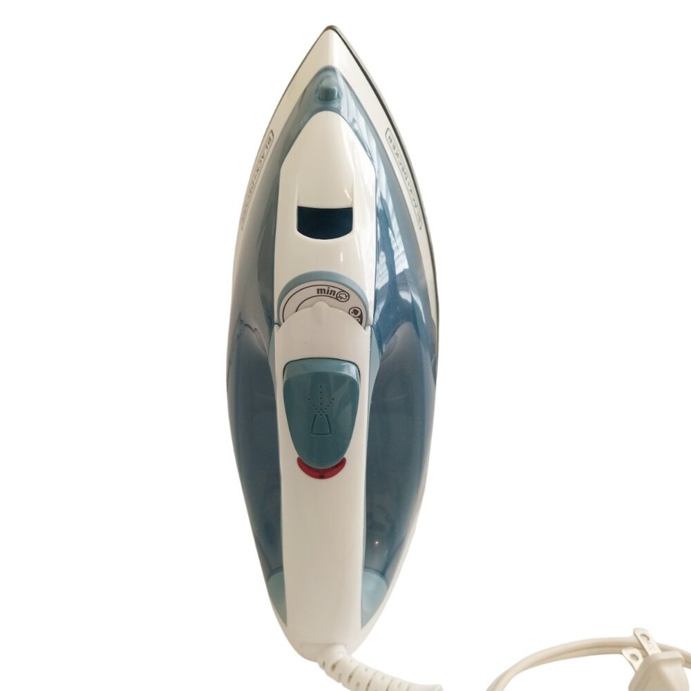 Black and Decker Easy Steam Compact Clothing Iron New In Box 1200 Watts - Picture 7 of 11